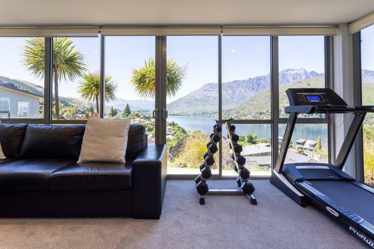 Luxury Lakeside Home With Remarkable View Queenstown Exterior photo